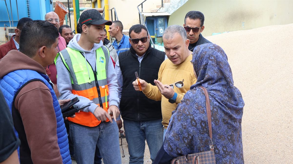 رئيس مياه الفيوم يتابع انتظام العمل بمحطات وشبكات مياه الشرب والصرف الصحي بمركز سنورس