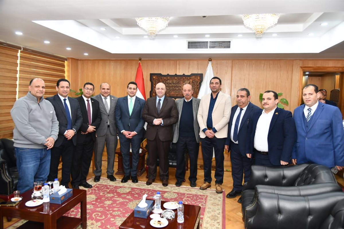 محافظ الفيوم يستقبل المهنئين بعيد الفطر المبارك