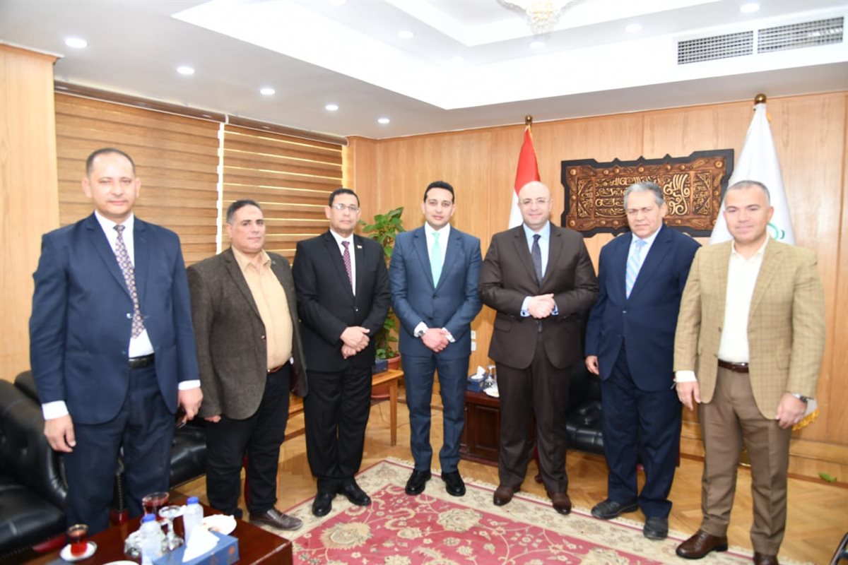 محافظ الفيوم يستقبل المهنئين بعيد الفطر المبارك