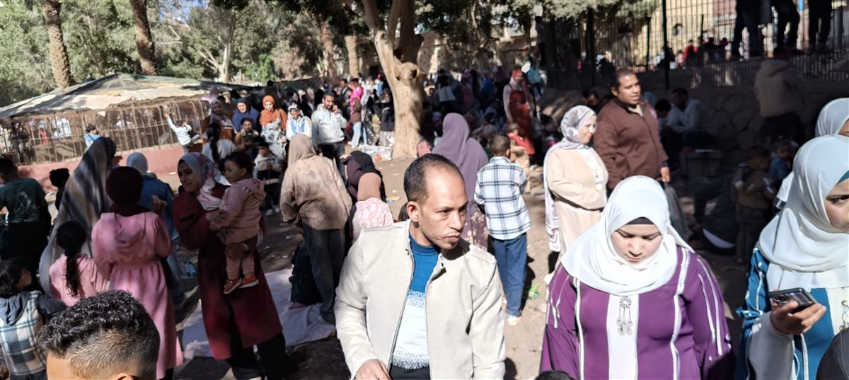 إقبال كبير على حديقة الحيوان بالفيوم.. و
