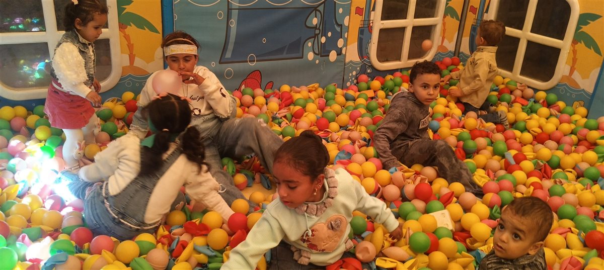 فرحة وسعادة الأطفال في 