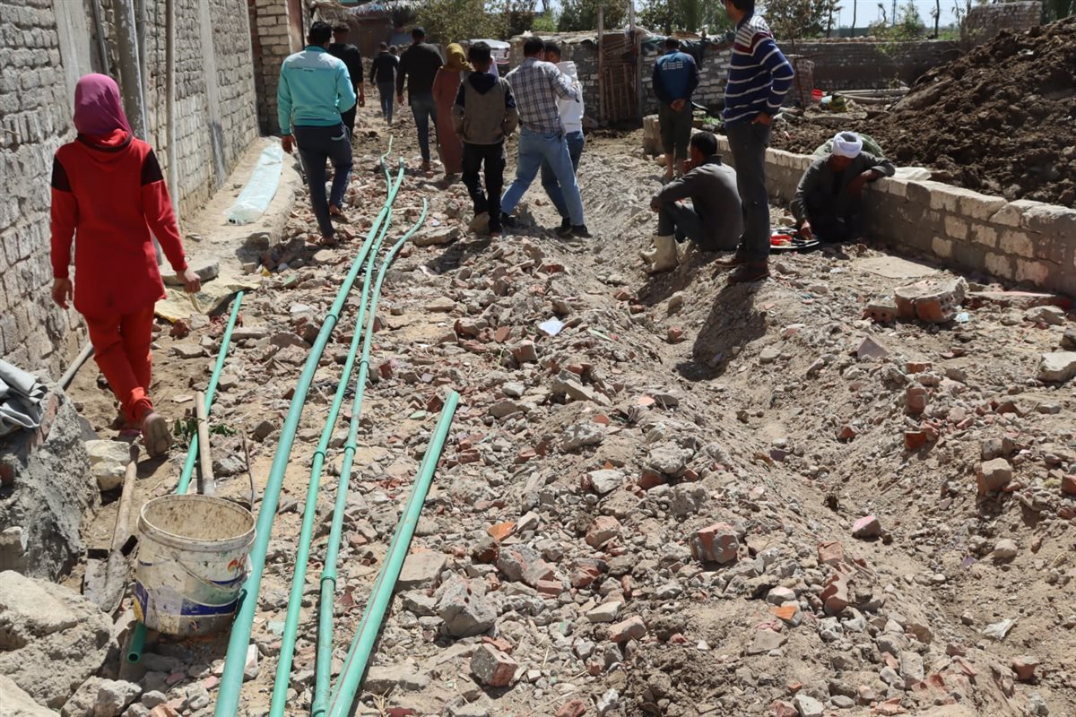إزالة وصلة مياه خلسة بطول 200 متر على طريق حجز دفنو بالفيوم خلال جولاته الميدانية