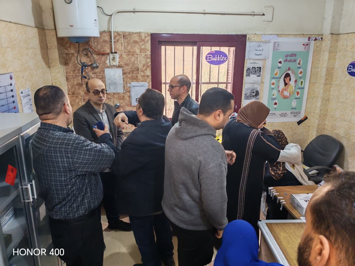مرور مفاجئ من رئيس قطاع الطب الوقائى بوزارة الصحة على صحة الفيوم