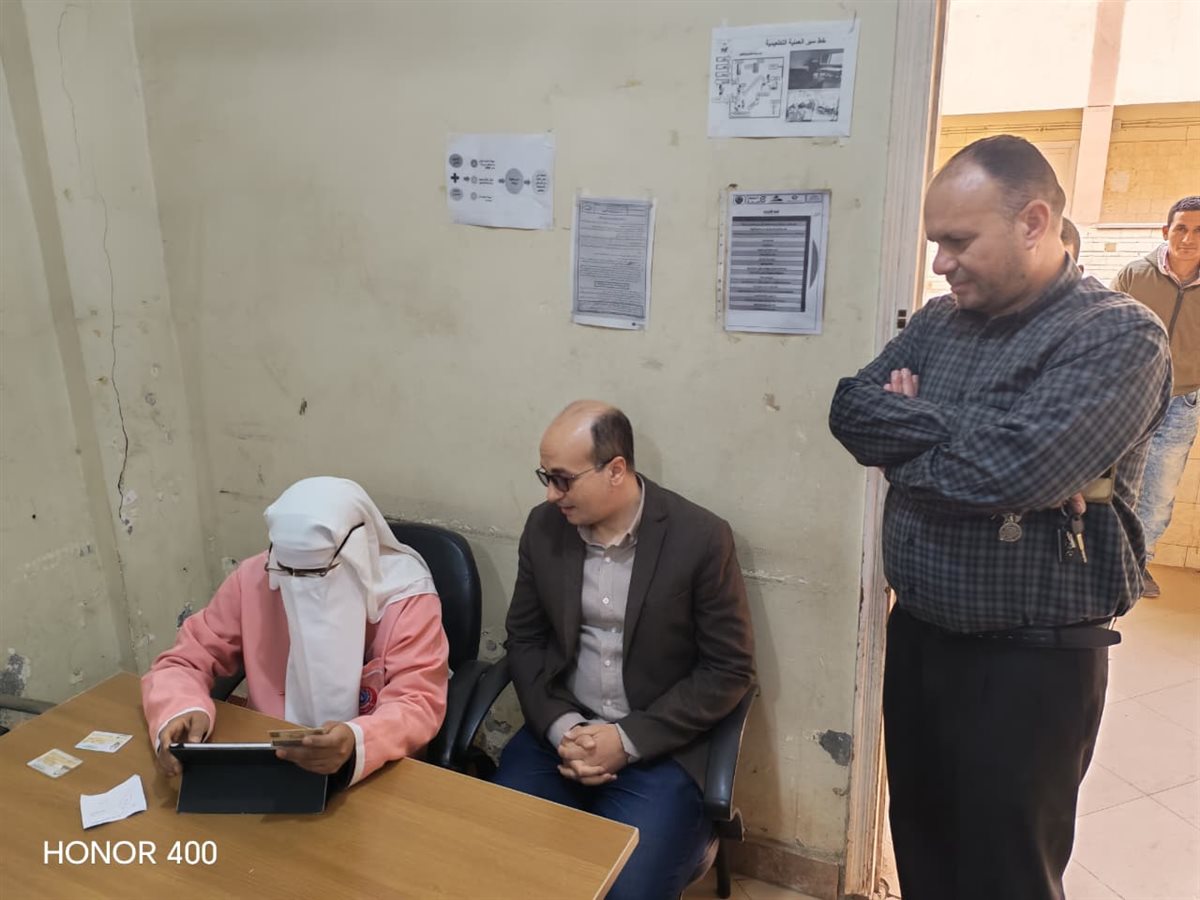 مرور مفاجئ من رئيس قطاع الطب الوقائى بوزارة الصحة على صحة الفيوم