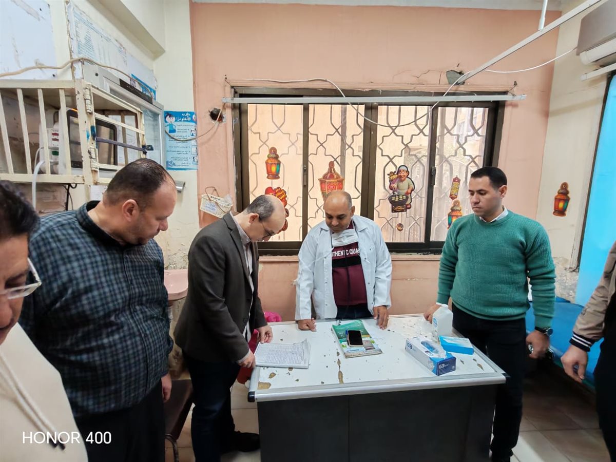 مرور مفاجئ من رئيس قطاع الطب الوقائى بوزارة الصحة على صحة الفيوم