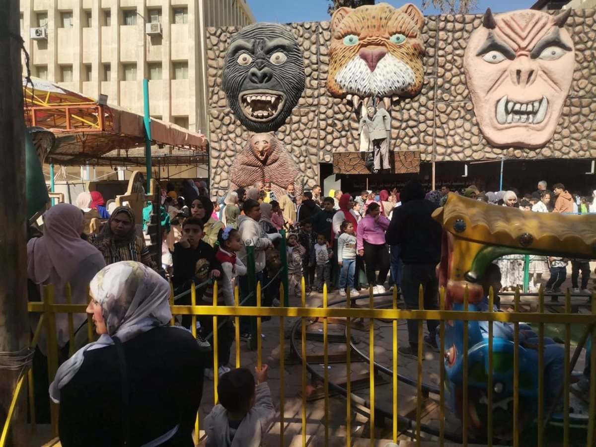 إقبال المواطنين على حدائق الحيوان