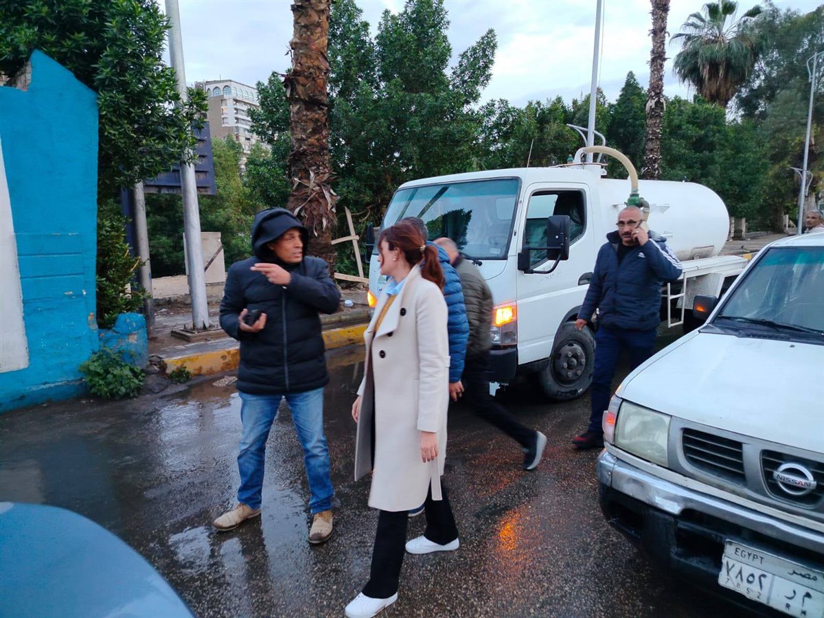 جانب من متابعة شفط مياه الأمطار