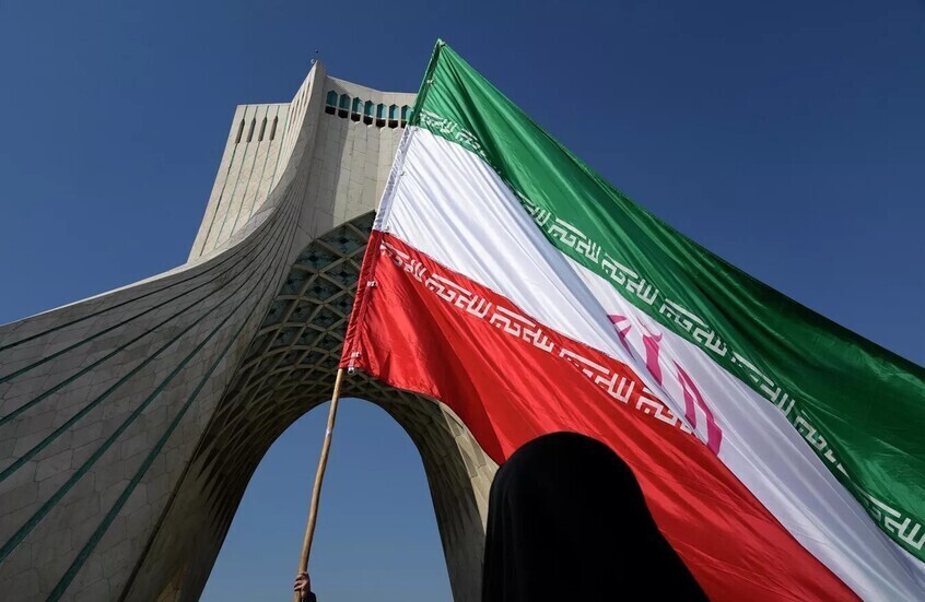إيران