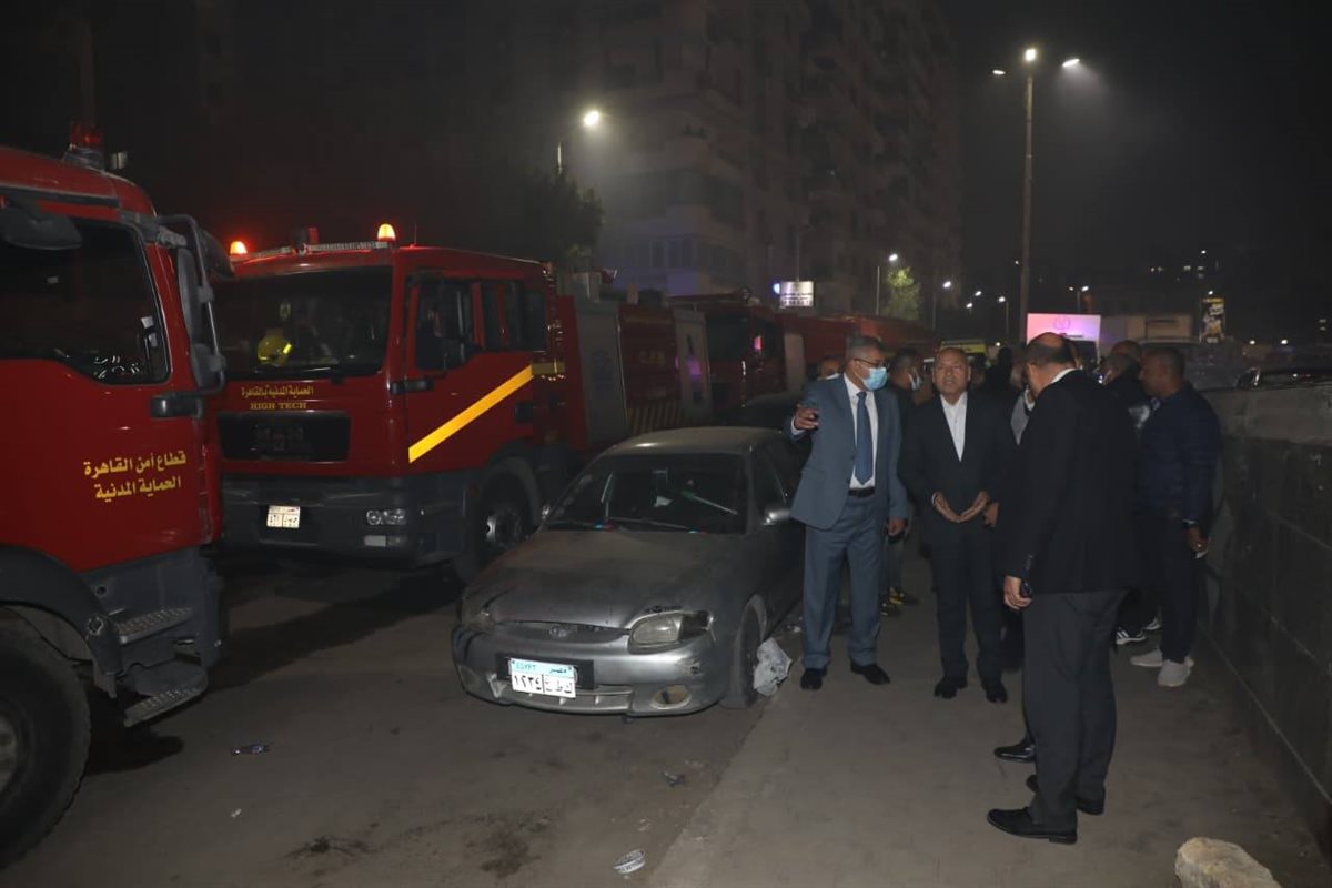 جانب من متابعة محافظ القاهرة لعقار حريق سرايا القبة