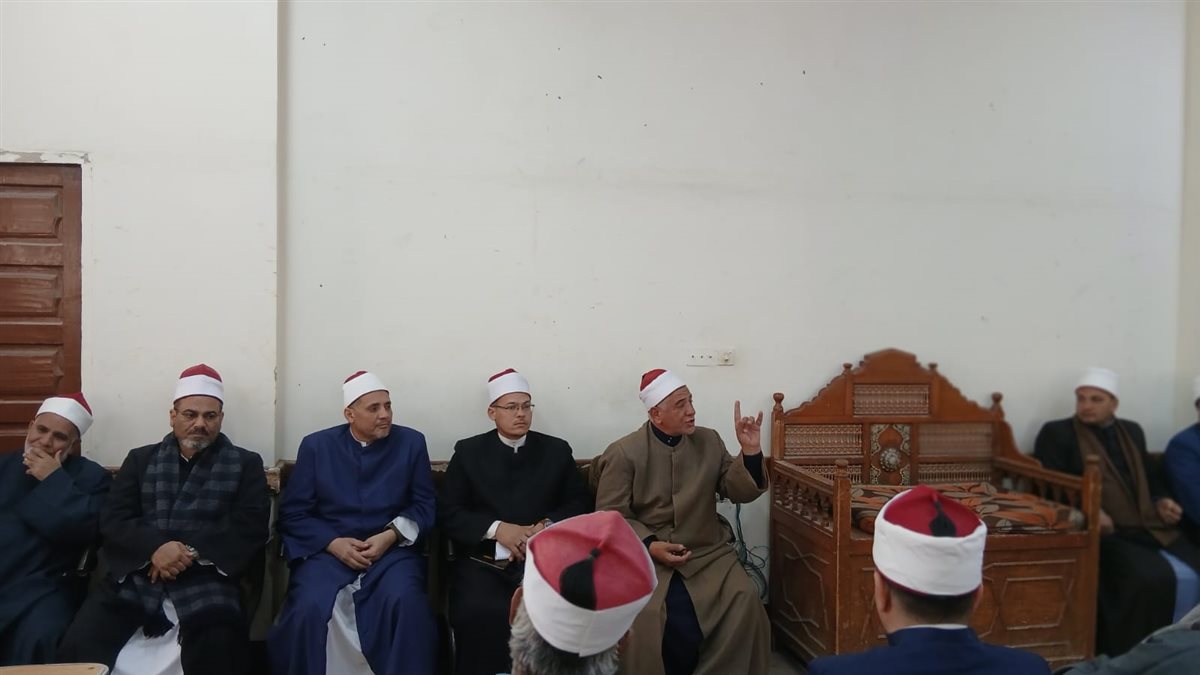 مدير أوقاف الفيوم يجتمع بمديري الإدارات لمناقشة الانضباط الدعوي والإداري وترشيد الكهرباء