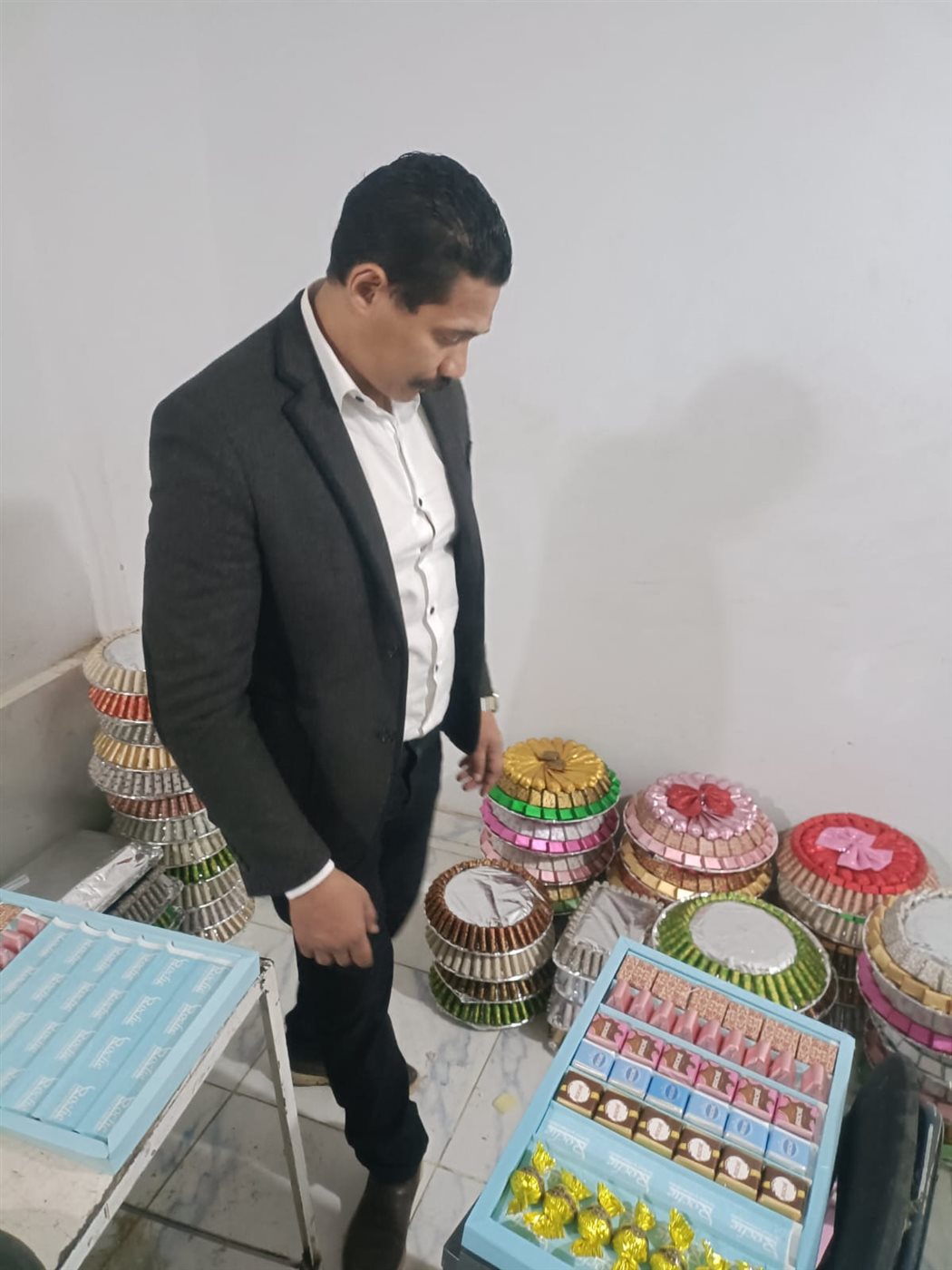 ضبط مصنع غير مرخص لتصنيع وتعبئة الشيكولاتة والتحفظ على 5739 قطعة بالفيوم&nbsp;