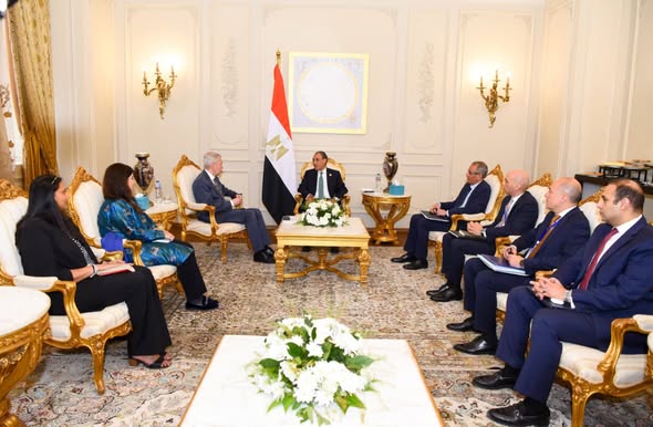 <strong>وزير الخارجية يلتقي بالمبعوث الشخصي للسكرتير العام للأمم المتحدة للسودان لبحث تطورات الأزمة السودانية</strong>