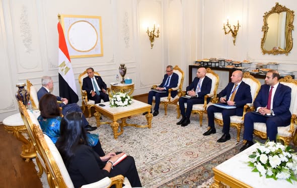 <strong>وزير الخارجية يلتقي بالمبعوث الشخصي للسكرتير العام للأمم المتحدة للسودان لبحث تطورات الأزمة السودانية</strong>