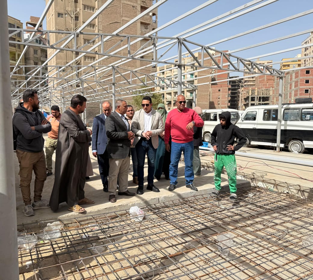 نائب محافظ الفيوم يتفقد مشروعات تطوير المواقف بالمدينة