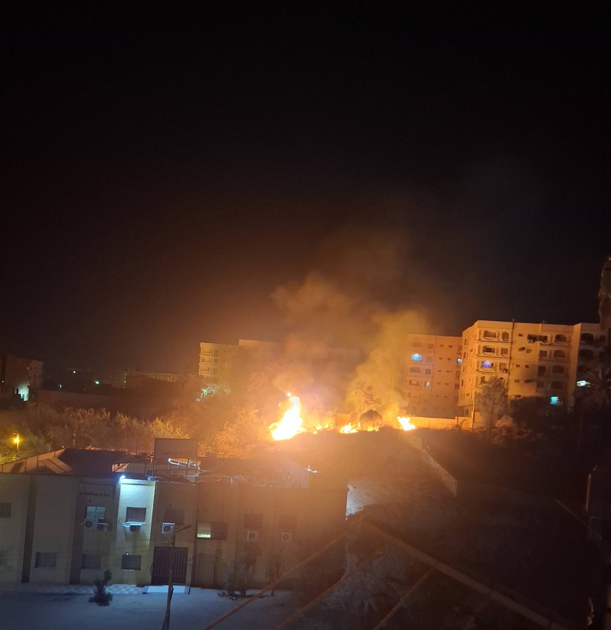جانب من اندلاع الحريق&nbsp;