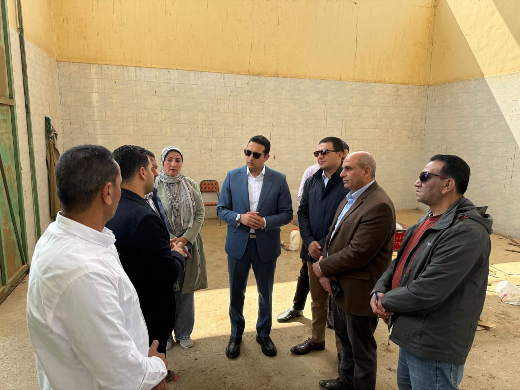 نائب محافظ الفيوم يتفقد أعمال رصف طريق مدخل سنورس ويتابع منظومة جمع ونقل المخلفات