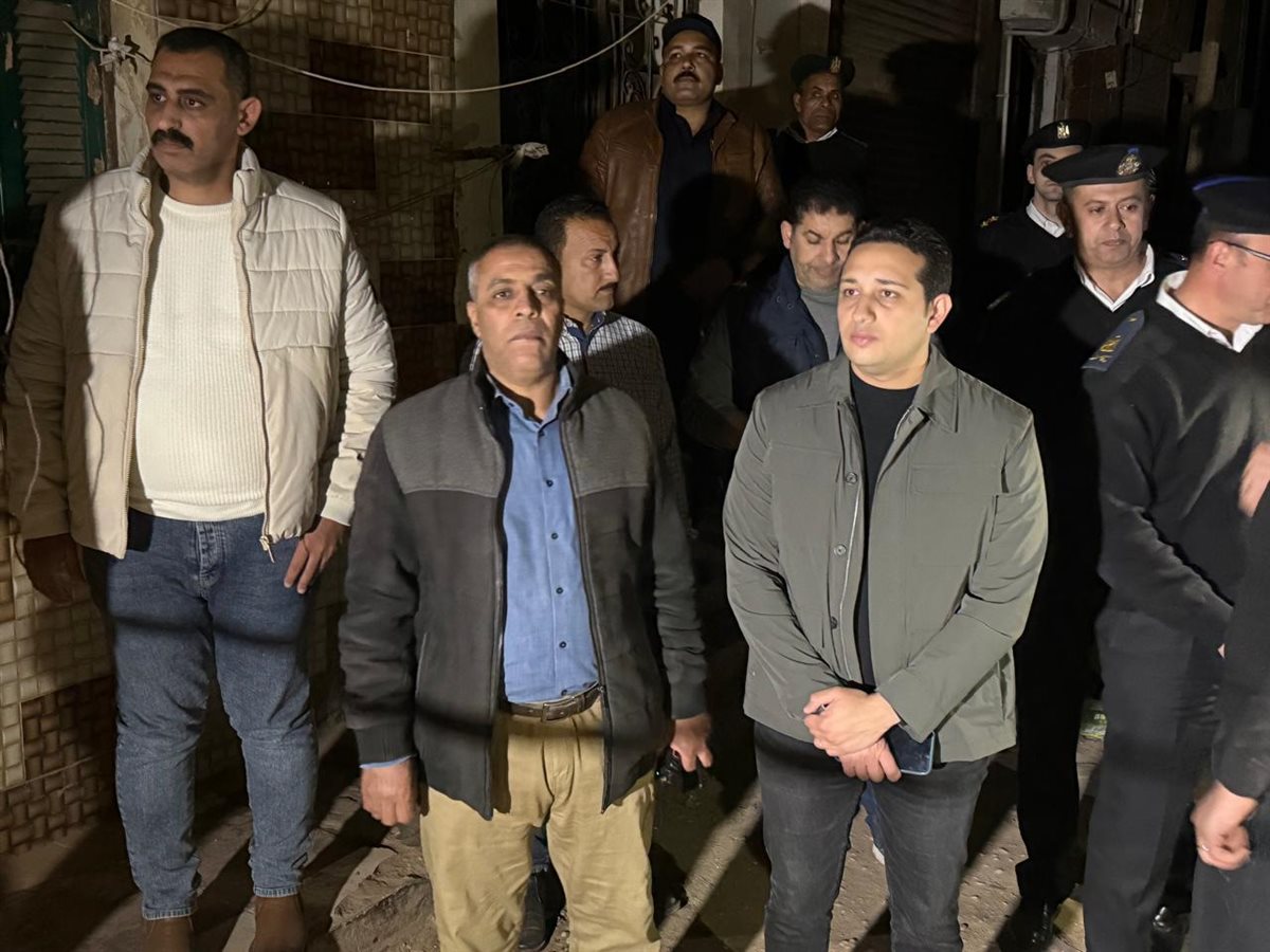 محافظ الفيوم يوجه بتوفير مساعدات عاجلة للأسر المتضررة من انهيار أحد المنازل بمنطقة الحواتم