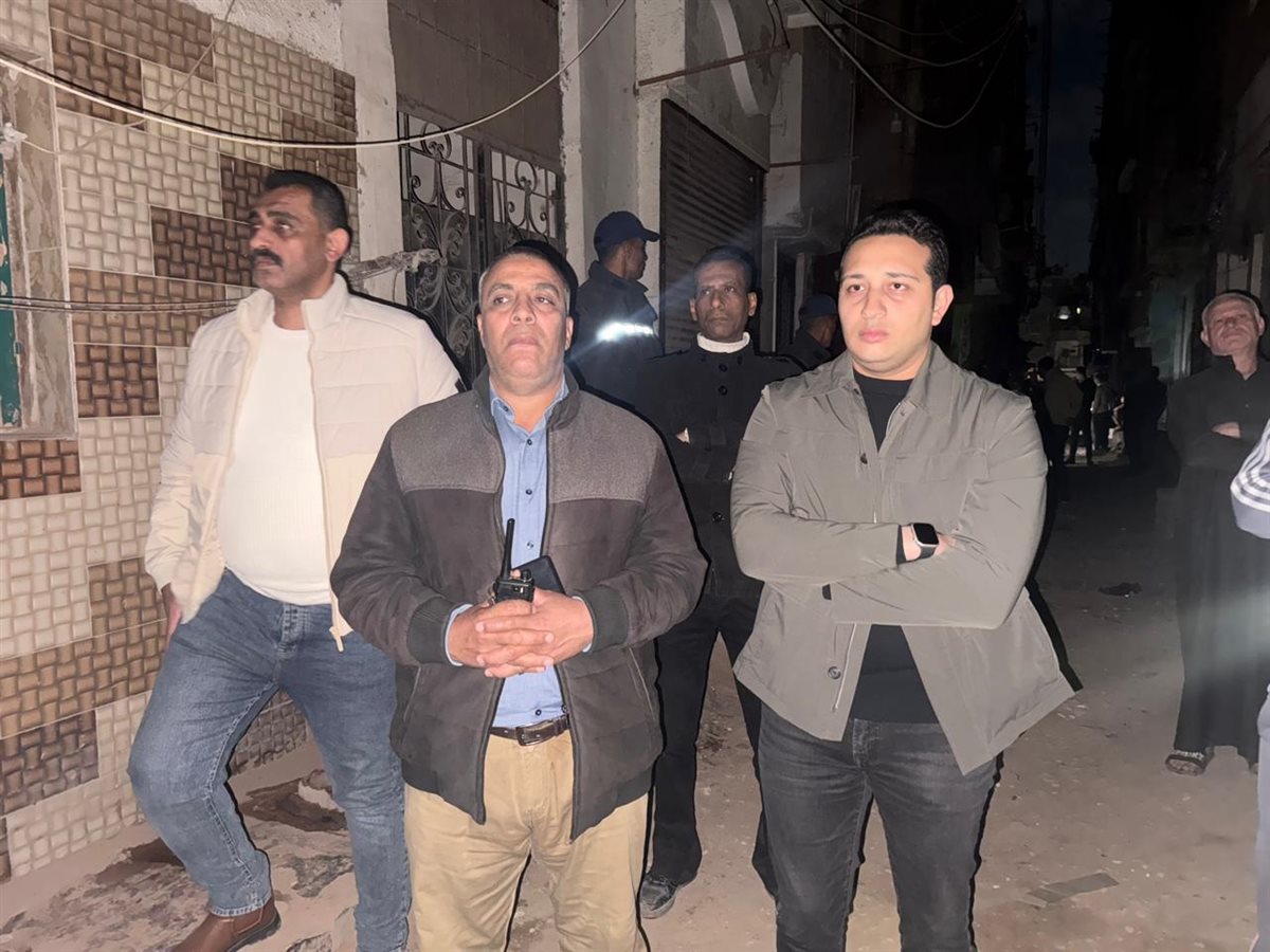محافظ الفيوم يوجه بتوفير مساعدات عاجلة للأسر المتضررة من انهيار أحد المنازل بمنطقة الحواتم