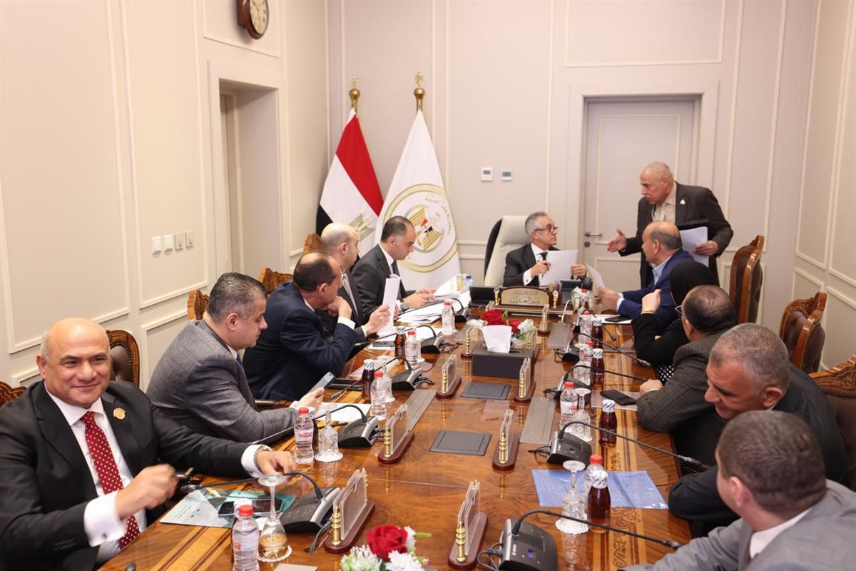 وزير العدل يلتقي أعضاء مجلسي النواب والشيوخ لتعزيز التعاون
