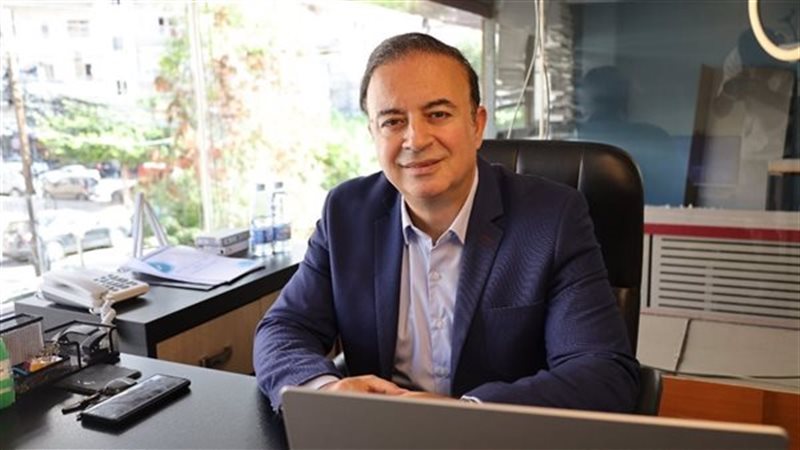 <strong>الدكتور أحمد يونس</strong>