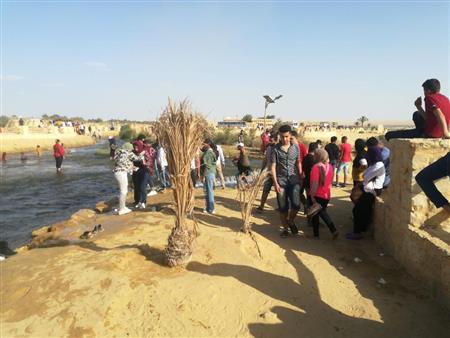 إقبال كبير من المواطنين على محمية وادي الريان بالفيوم في عيد شم النسيم