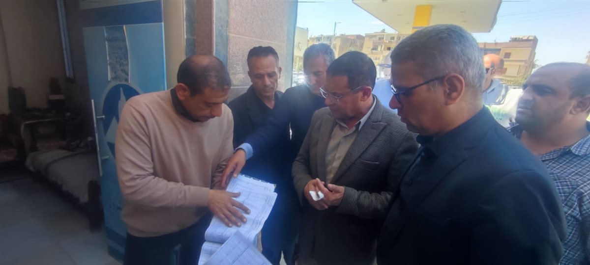 سكرتير عام مساعد الفيوم يتفقد المحال التجارية للتأكد من جودة المعروض من السلع واستقرار الأسعار