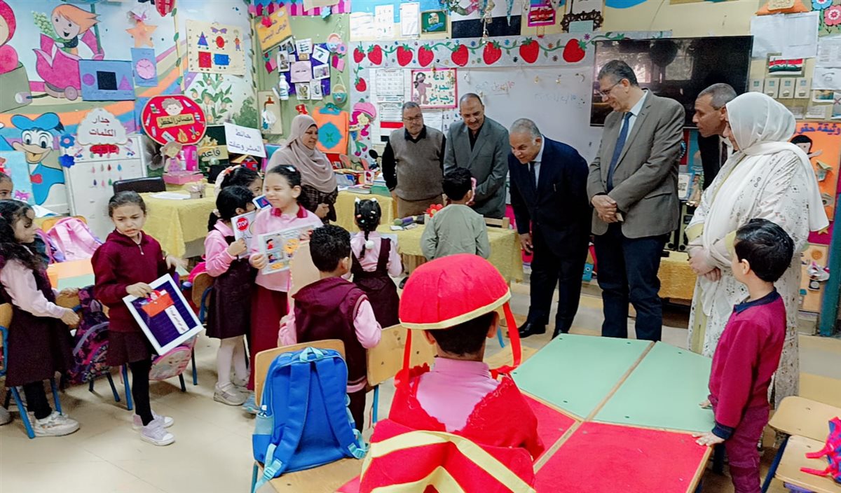 وكيل تعليم الفيوم يكرم مدير ومعلمة ب “مدرسة محمد معبد الابتدائية”&nbsp;