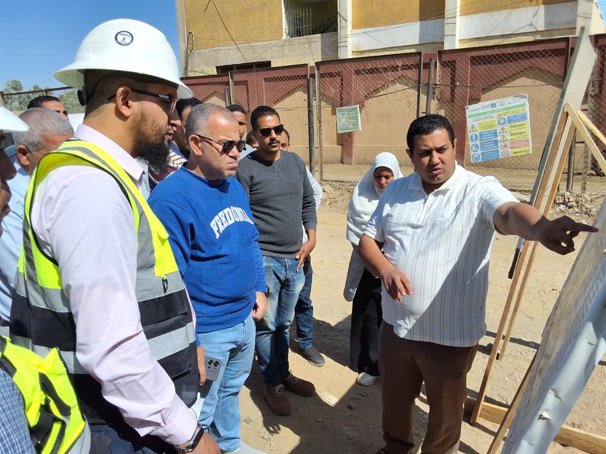 رئيس مياه الفيوم يتابع ميدانياً مشروعات توسعات الصرف الصحي ويوجه بوضع جداول زمنية محددة للانتهاء منها