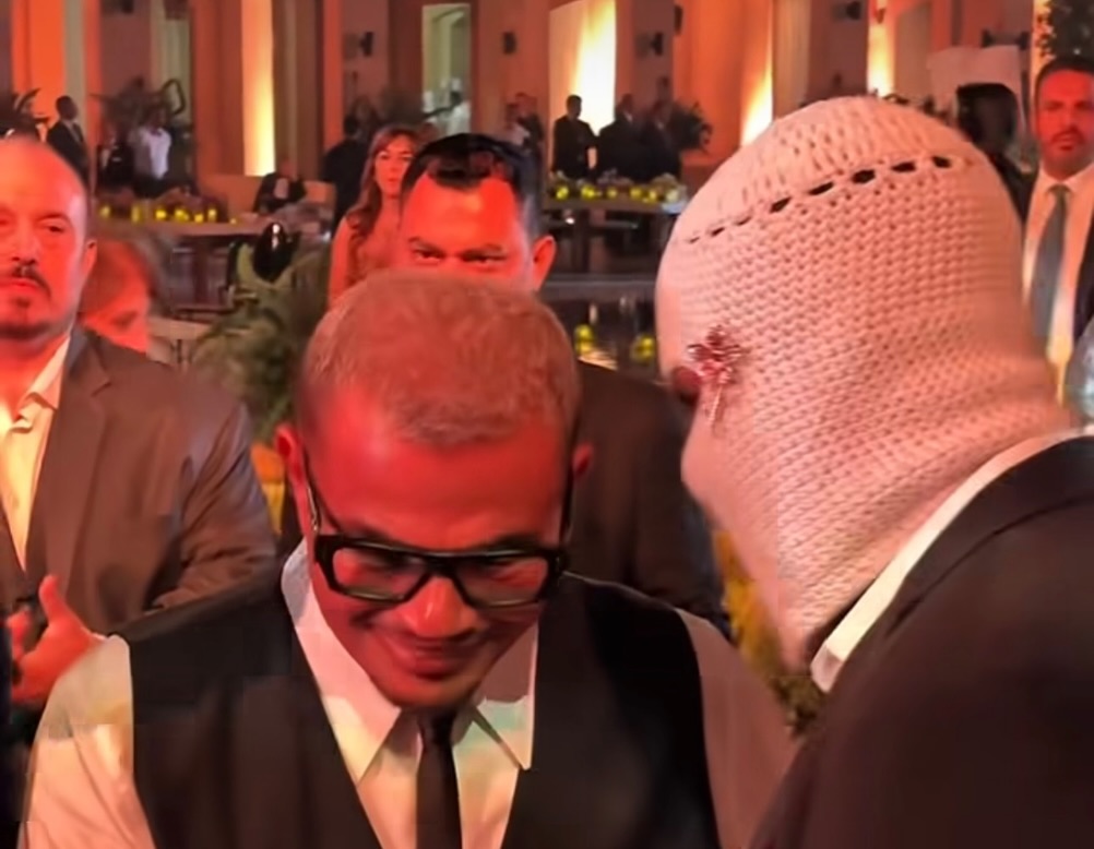أول لقاء يجمع تووليت بـ عمرو دياب