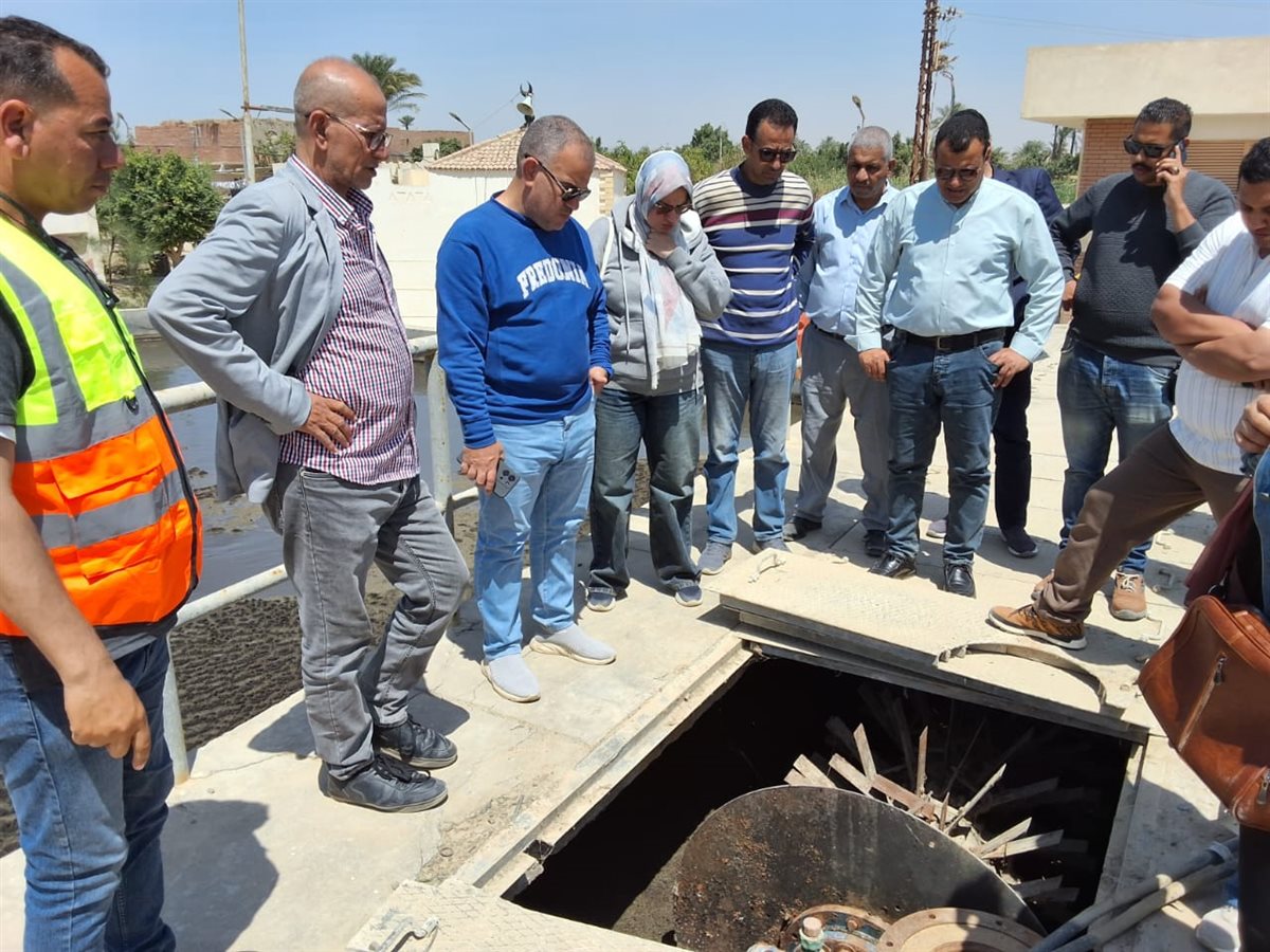 رئيس مياه الفيوم يتفقد محطات معالجة مياه الصرف الصحي بمركز إطسا