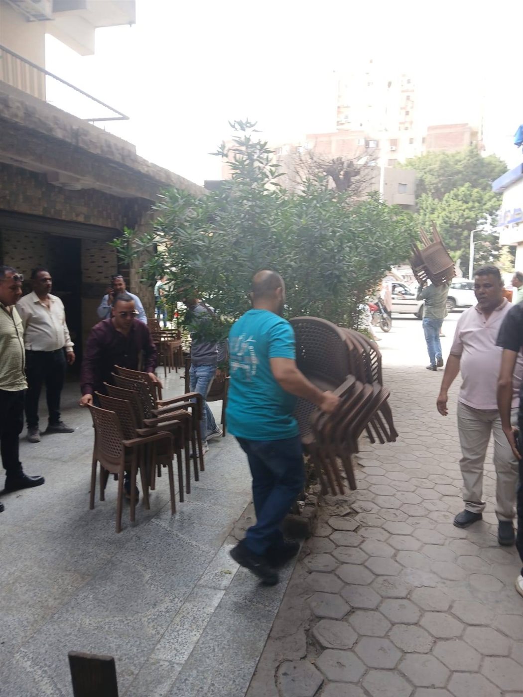 جانب من غلق وتشميع الكافيهات&nbsp;