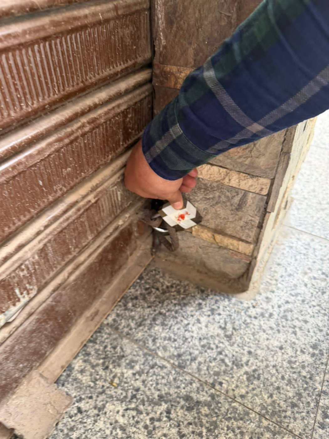 جانب من غلق وتشميع الكافيهات&nbsp;