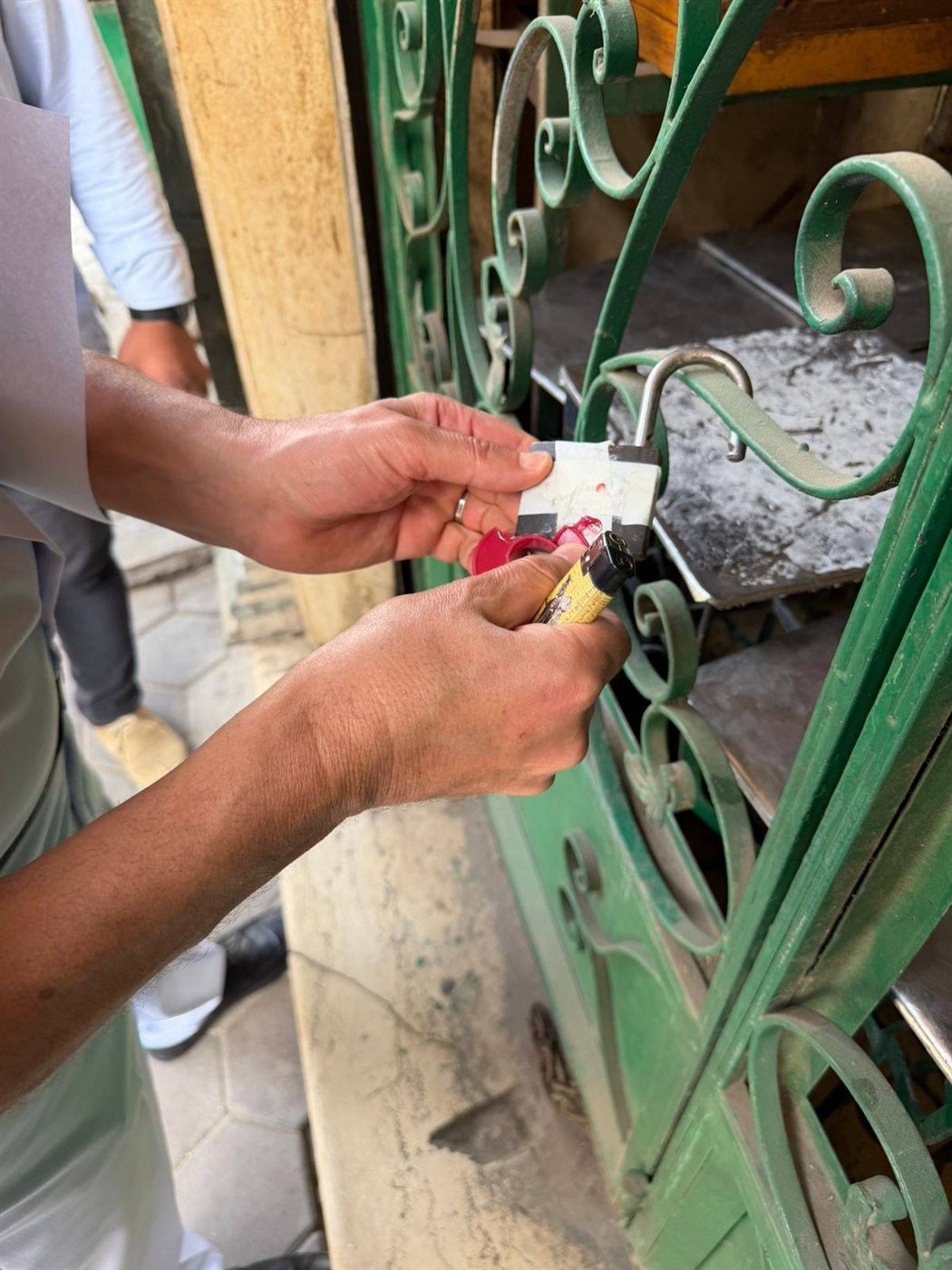 جانب من غلق وتشميع الكافيهات&nbsp;
