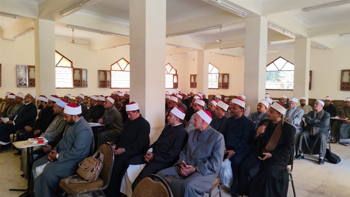 مدير أوقاف الفيوم يعقد اجتماعًا للأئمة المشاركين في الأنشطة الدعوية