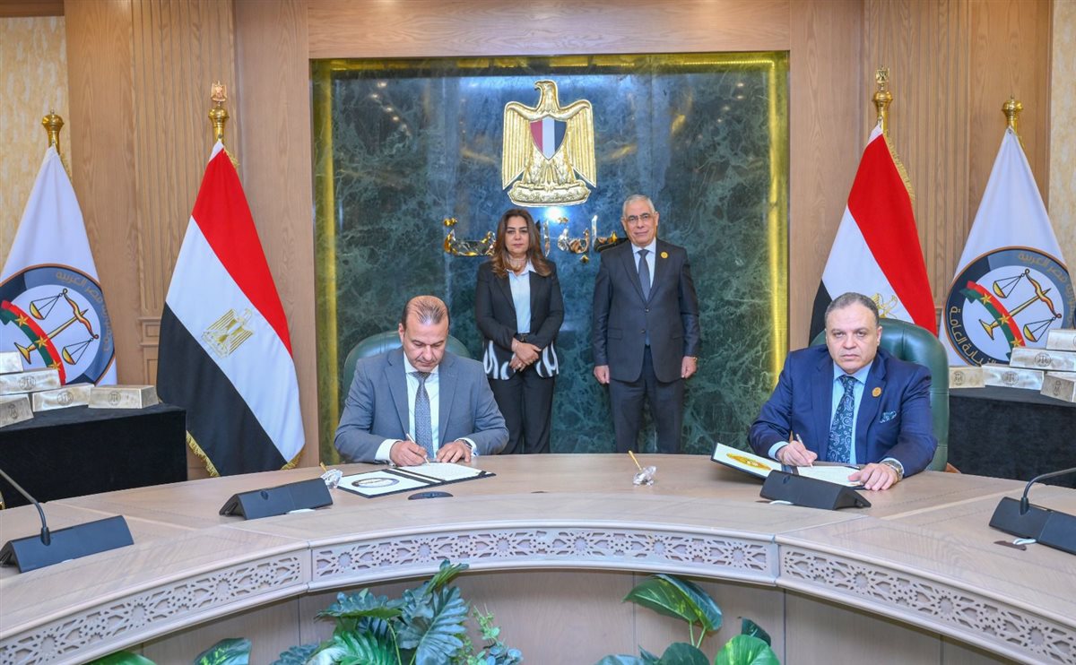 النيابة العامة تُرسخ البعد الاقتصادي لرسالتها القضائية وتُسلم سبائك فضية&nbsp;
