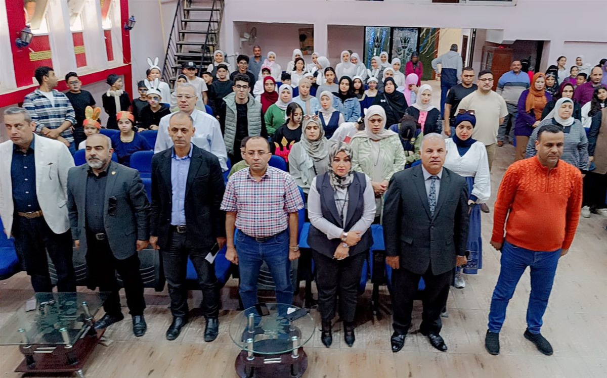 وكيل تعليم الفيوم يشيد واسعة بالنماذج المتميزة في النشاط الثقافي للمسرح &nbsp;