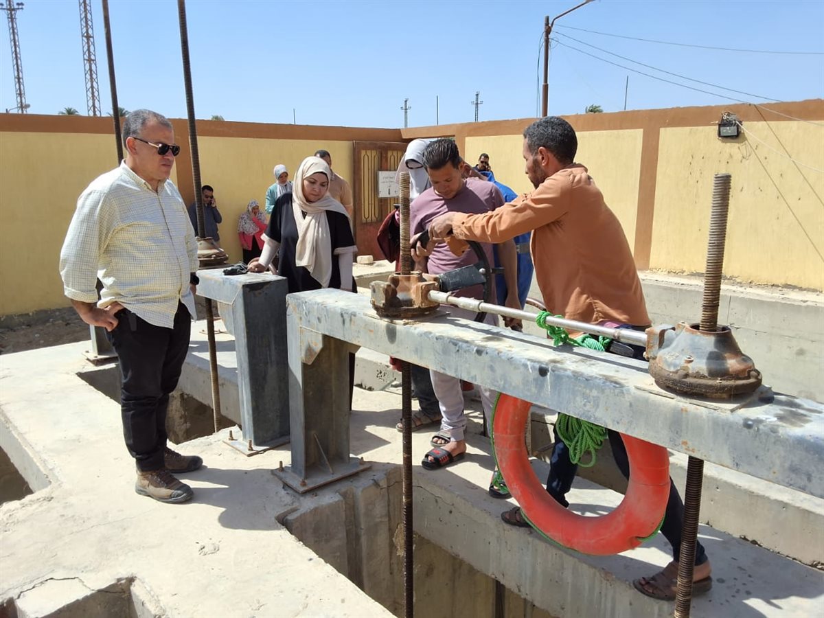 رئيس مياه الفيوم يتابع الاستعدادات النهائية لربط المرحلة الثالثة بمحطة العزب الجديدة بحياة كريمة