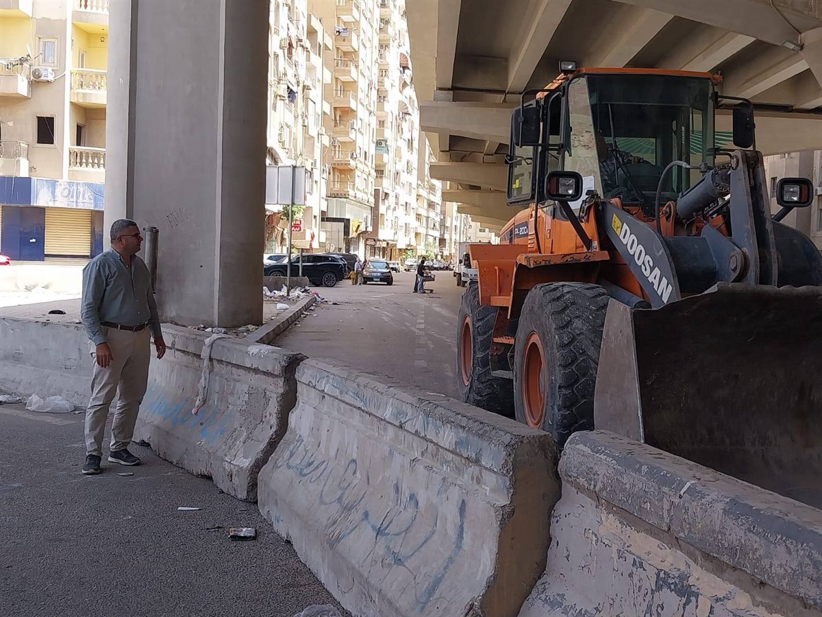 جانب من تركيب الحواجز الخرسانية&nbsp;