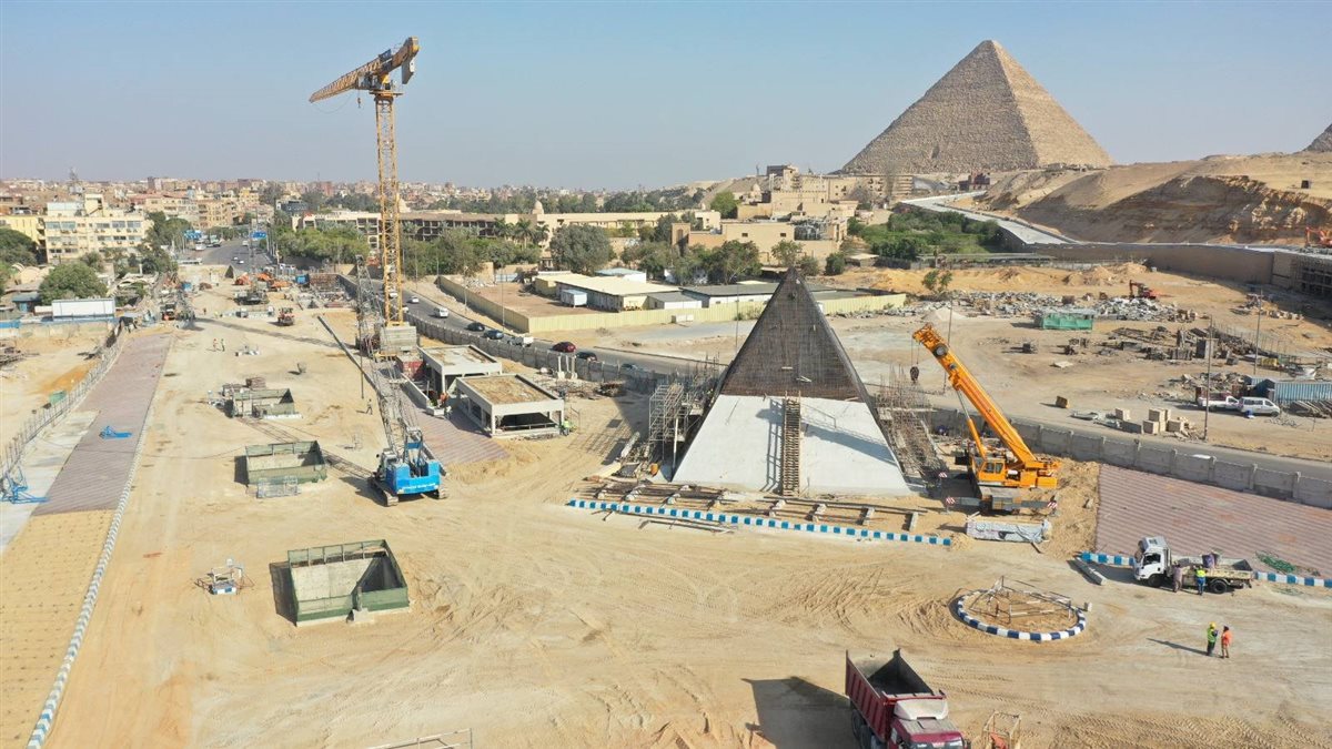 محطة مترو الأهرمات بالجيزة