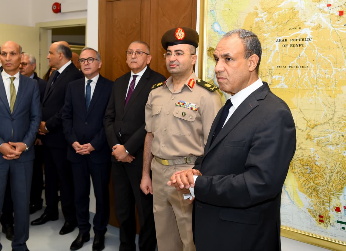 وزير الخارجية يفتتح غرفة مؤمنة لحفظ وثائق الدولة بأحدث التقنيات