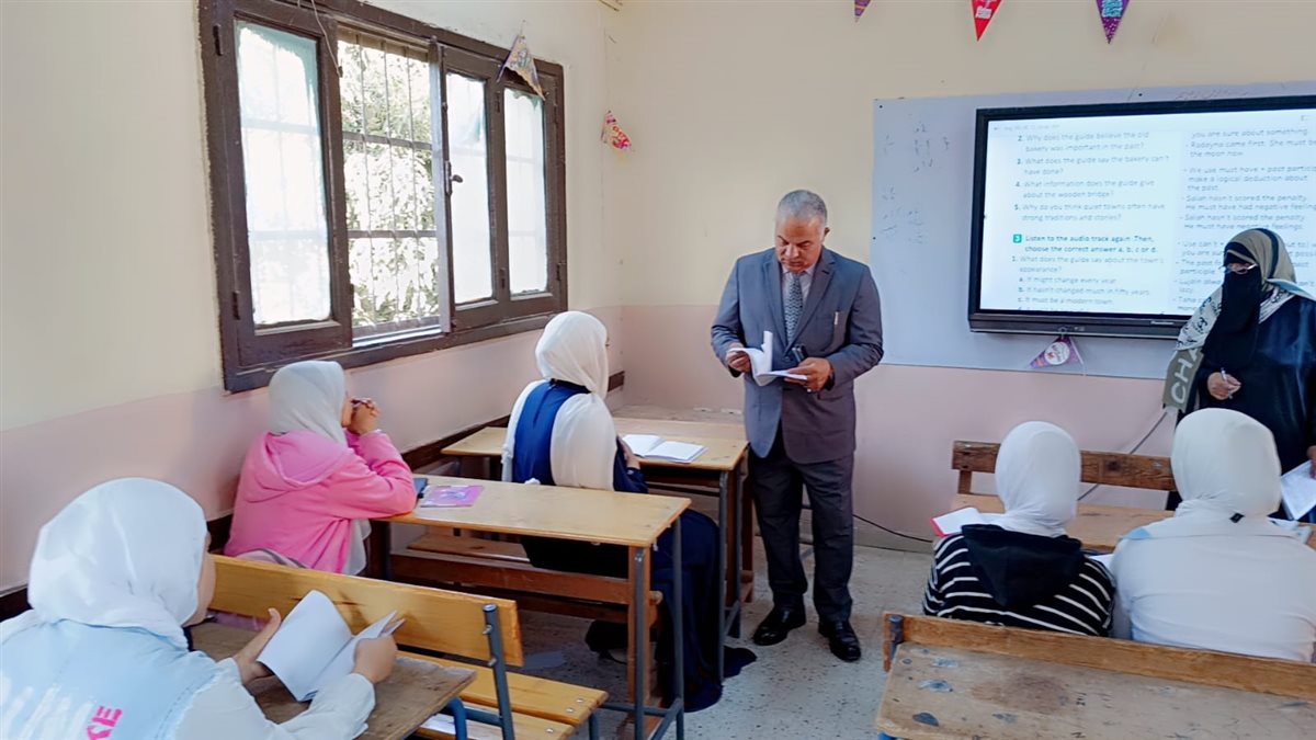 جولة ميدانية لمدير تعليم الفيوم لمتابعة انضباط العملية التعليمية بمدارس فيديمين بسنورس