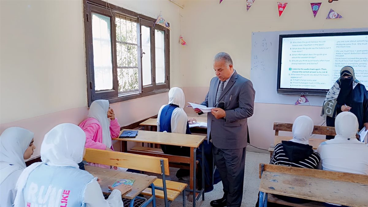 جولة ميدانية لمدير تعليم الفيوم لمتابعة انضباط العملية التعليمية بمدارس فيديمين بسنورس