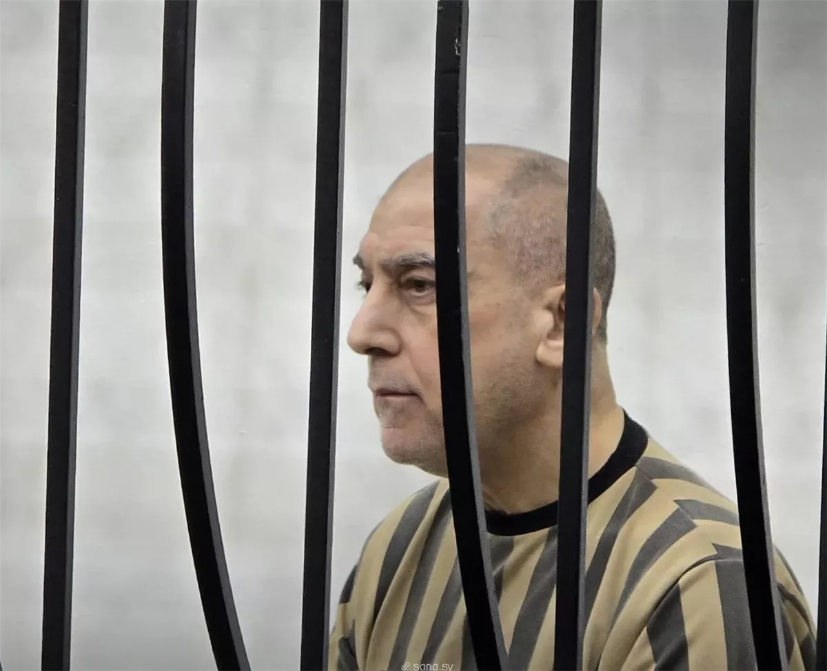 <strong>عاطف نجيب</strong>