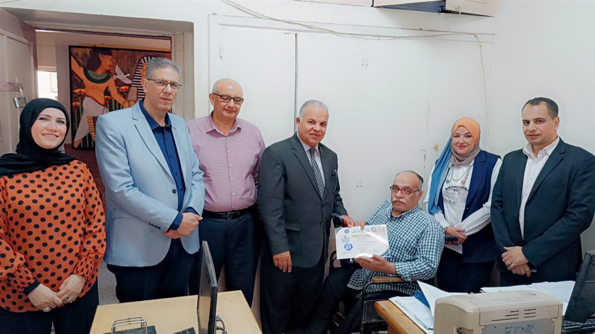 تعليم الفيوم يحتفل بعيد العمال ويكرم عدد من العاملين بالمديرية 2026