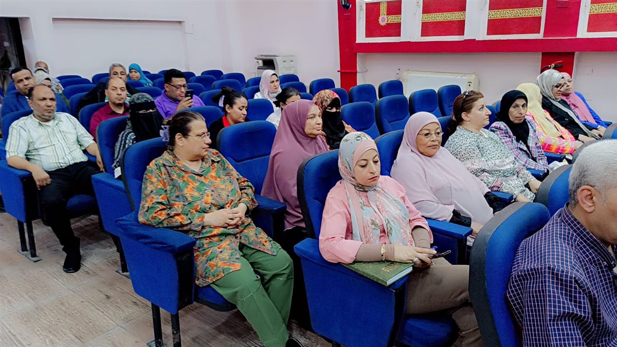 تعليم الفيوم يحتفل بعيد العمال ويكرم عدد من العاملين بالمديرية 2026