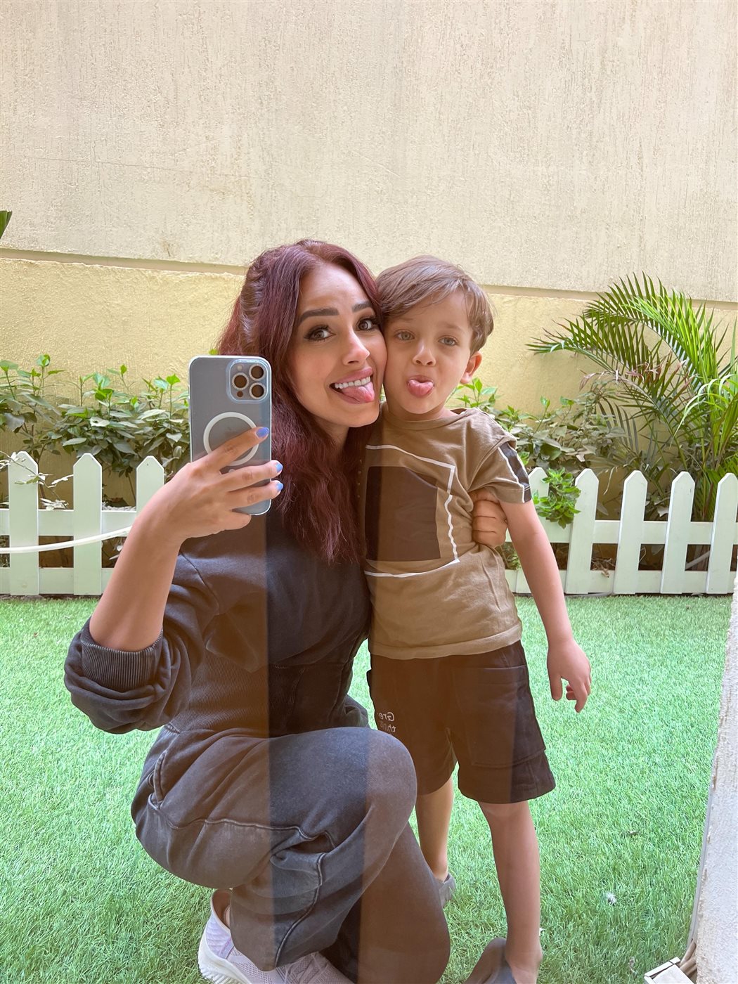 رنا سماحة وابنها
