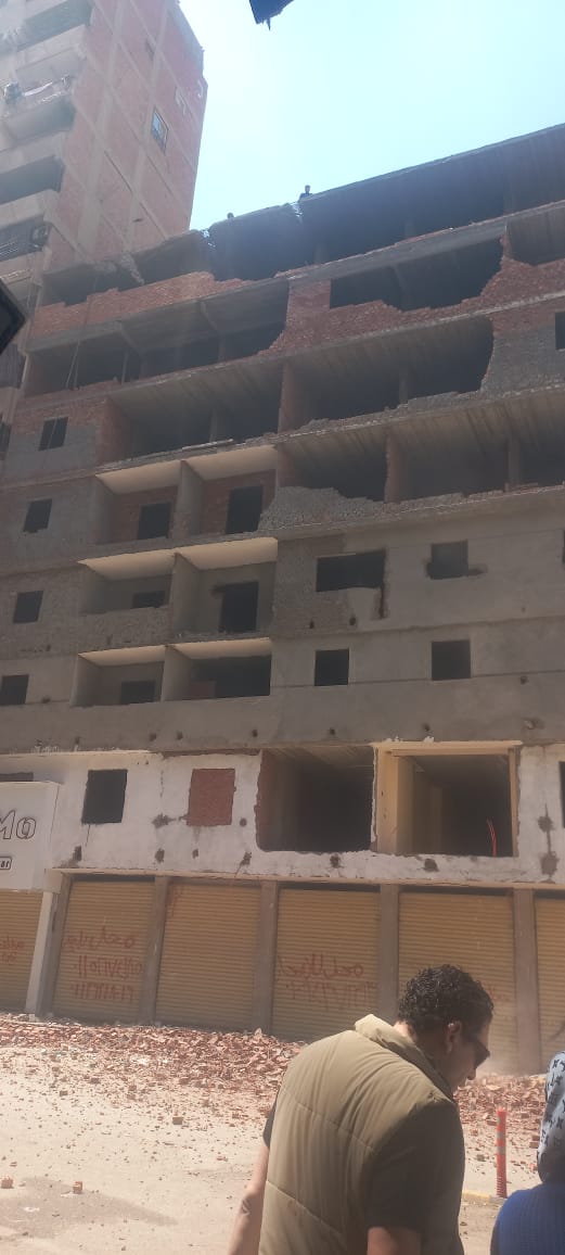إزالة عقار مخالف في عين شمس