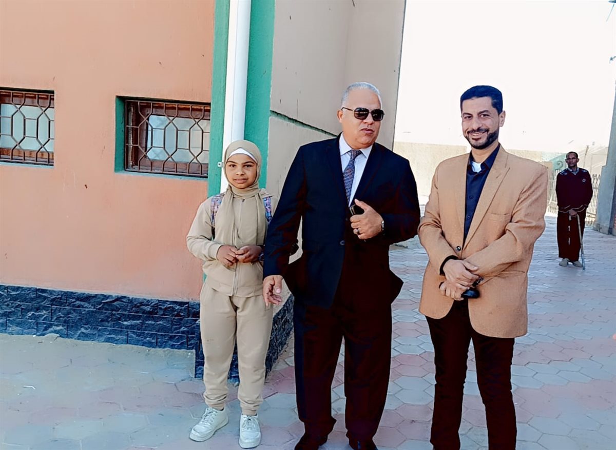 كريم طالبات مدرسة العزب الإعدادية المشتركة الفائزات بحفظ القرأن