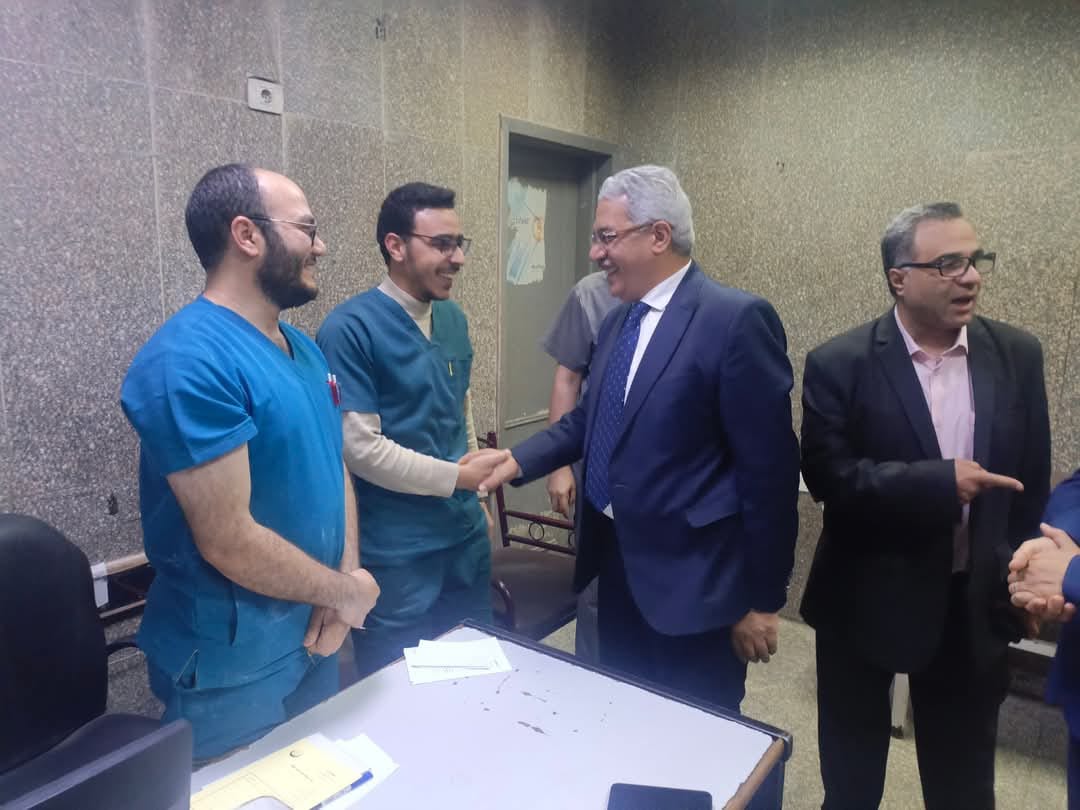 نائب رئيس جامعة الأزهر يتفقد مستشفى سيد جلال