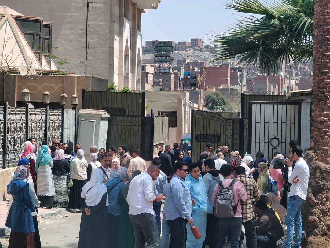 وقفة احتجاجية لأوائل الخريجين بجامعة الأزهر